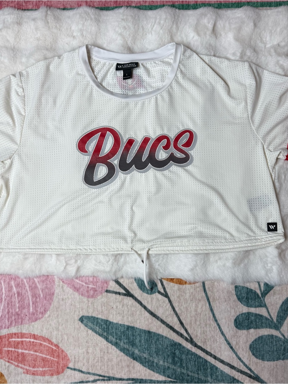 The Wild Collective Tampa Bay Buccaneers Bucs Cropped Jersey Top Size L